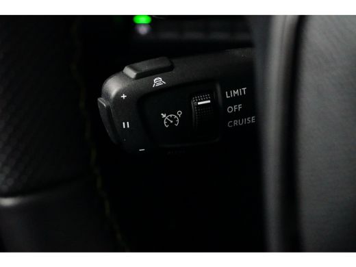 Peugeot 208 Hybrid 136 e-DCS6 GT | Achterbank in delen neerklapbaar | Achteruitrijcamera | Apple Carplay/Andr... ActivLease financial lease