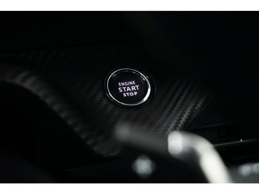 Peugeot 208 Hybrid 136 e-DCS6 GT | Achterbank in delen neerklapbaar | Achteruitrijcamera | Apple Carplay/Andr... ActivLease financial lease