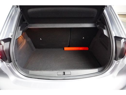 Peugeot 208 Hybrid 136 e-DCS6 GT | Achterbank in delen neerklapbaar | Achteruitrijcamera | Apple Carplay/Andr... ActivLease financial lease