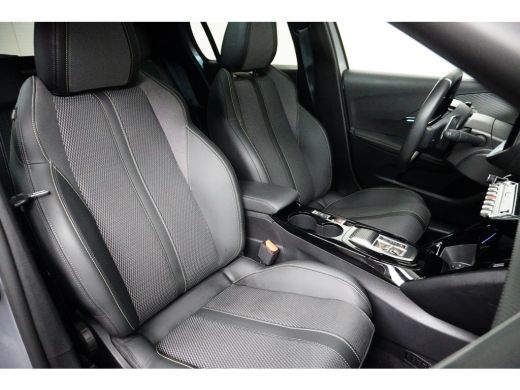 Peugeot 208 Hybrid 136 e-DCS6 GT | Achterbank in delen neerklapbaar | Achteruitrijcamera | Apple Carplay/Andr... ActivLease financial lease