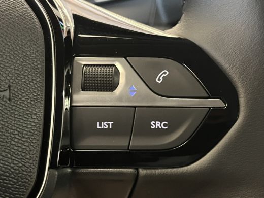 Peugeot 208 Style | Dashboard en deurpanelen in kunststof met carboneffect | Ecoled koplampen | Elektrisch ve... ActivLease financial lease