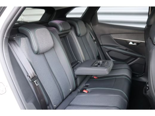 Peugeot 3008 1.6 HYBRID 225PK ALLURE PACK AUTOMAAT / NAVI / LEDER / CLIMA / PDC / 18" LMV / CAMERA / KEYLESS /... ActivLease financial lease