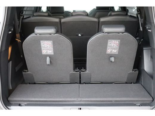 Peugeot 5008 1.2 HYBRID 136PK GT PACK AUTOMAAT / NAVI / CLIMA / PDC / 19" LMV / CAMERA / KEYLESS / PANO. DAK /... ActivLease financial lease