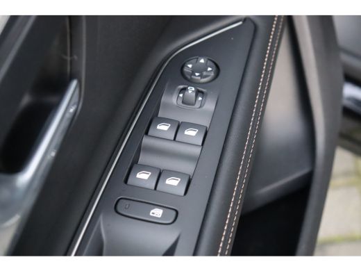 Peugeot 5008 1.2 HYBRID 136PK GT PACK AUTOMAAT / NAVI / CLIMA / PDC / 19" LMV / CAMERA / KEYLESS / PANO. DAK /... ActivLease financial lease