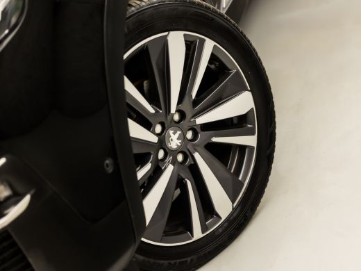 Peugeot 5008 1.2 PureTech GT-Line 7 Persoons (PANORAMADAK, APPLE CARPLAY, GROOT NAVI, LEDER, 360 CAMERA, KEYLE... ActivLease financial lease