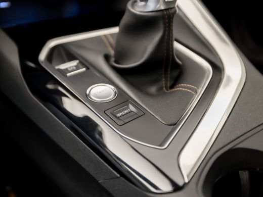 Peugeot 5008 1.2 PureTech GT-Line 7 Persoons (PANORAMADAK, APPLE CARPLAY, GROOT NAVI, LEDER, 360 CAMERA, KEYLE... ActivLease financial lease