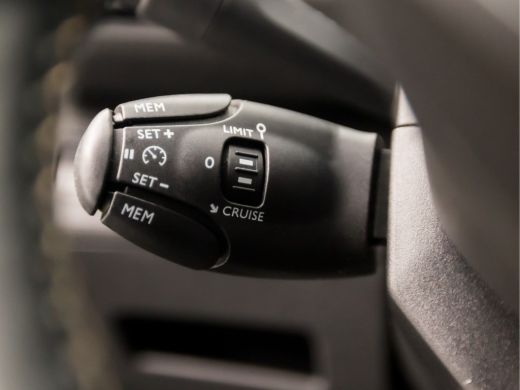 Peugeot 5008 1.2 PureTech GT-Line 7 Persoons (PANORAMADAK, APPLE CARPLAY, GROOT NAVI, LEDER, 360 CAMERA, KEYLE... ActivLease financial lease