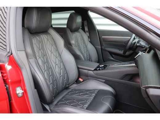 Peugeot 508 SW 1.6 HYBRID 225PK GT PACK AUTOMAAT / NAVI / LEDER / CLIMA / PDC / 19" LMV / CAMERA / KEYLESS / ... ActivLease financial lease