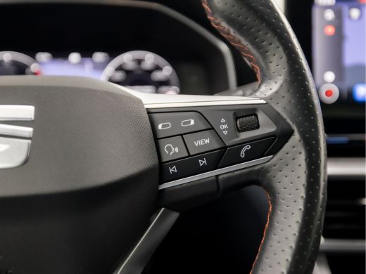 Seat Leon 1.4 TSI eHybrid PHEV FR 204Pk Automaat (APPLE CARPLAY, GROOT NAVI, CAMERA, SFEERVERLICHTING, LEDE... ActivLease financial lease