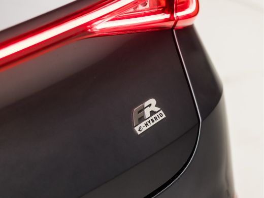 Seat Leon 1.4 TSI eHybrid PHEV FR 204Pk Automaat (APPLE CARPLAY, GROOT NAVI, CAMERA, SFEERVERLICHTING, LEDE... ActivLease financial lease