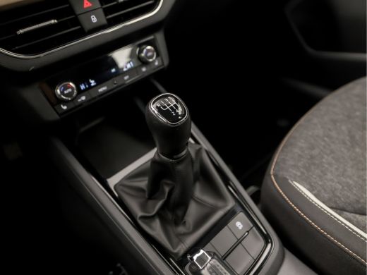 Skoda Kamiq 1.0 TSI Sport (APPLE CARPLAY, CLIMATE, STOELVERWARMING, KEYLESS, SPORTSTOELEN, LED KOPLAMPEN, LM ... ActivLease financial lease