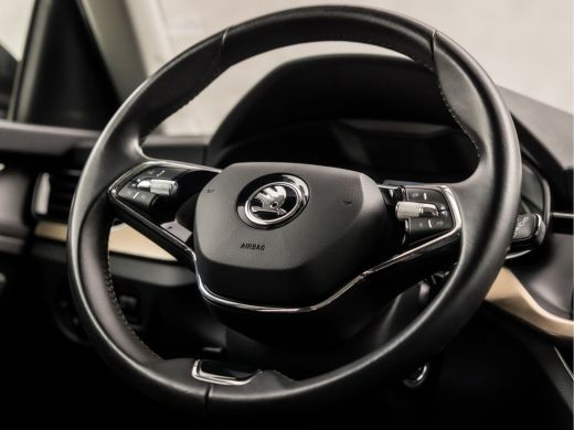 Skoda Kamiq 1.0 TSI Sport (APPLE CARPLAY, CLIMATE, STOELVERWARMING, KEYLESS, SPORTSTOELEN, LED KOPLAMPEN, LM ... ActivLease financial lease