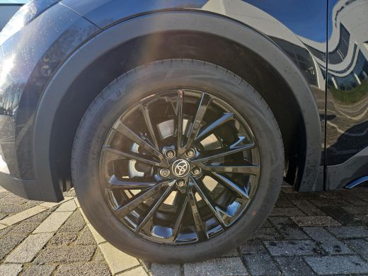 Toyota C-HR 2.0 Plug-in Hybrid 220 Black Edition ActivLease financial lease