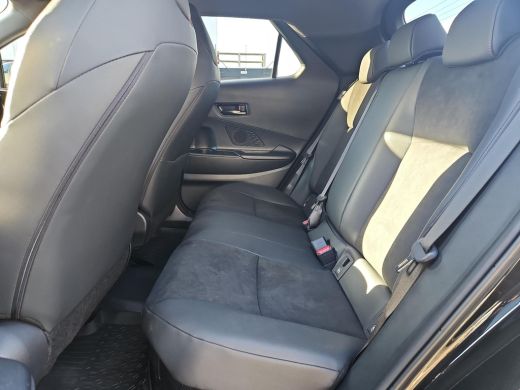 Toyota C-HR 2.0 Plug-in Hybrid 220 Black Edition ActivLease financial lease