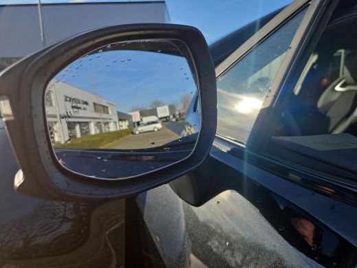 Toyota C-HR 2.0 Plug-in Hybrid 220 Black Edition ActivLease financial lease