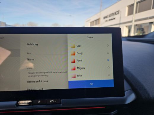 Toyota C-HR 2.0 Plug-in Hybrid 220 Black Edition ActivLease financial lease