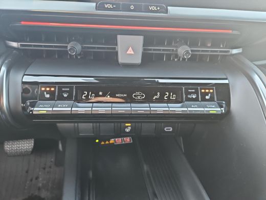 Toyota C-HR 2.0 Plug-in Hybrid 220 Black Edition ActivLease financial lease