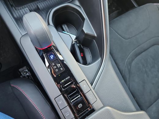 Toyota C-HR 2.0 Plug-in Hybrid 220 Black Edition ActivLease financial lease