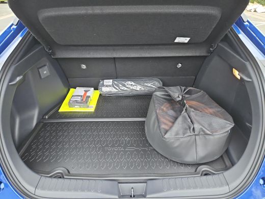 Toyota C-HR 2.0 Plug-in Hybrid 220 Dynamic ActivLease financial lease