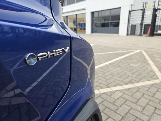 Toyota C-HR 2.0 Plug-in Hybrid 220 Dynamic ActivLease financial lease