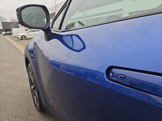 Toyota C-HR 2.0 Plug-in Hybrid 220 Dynamic ActivLease financial lease