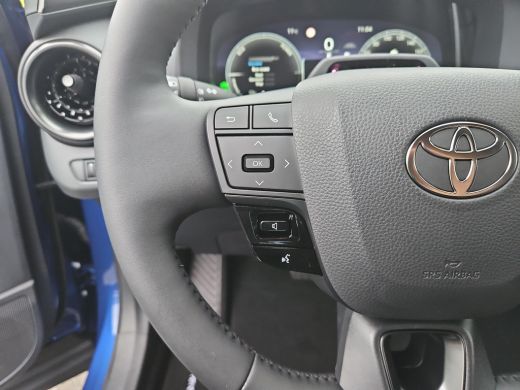 Toyota C-HR 2.0 Plug-in Hybrid 220 Dynamic ActivLease financial lease