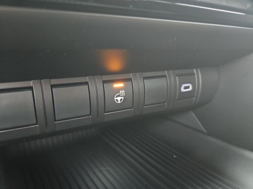 Toyota C-HR 2.0 Plug-in Hybrid 220 Dynamic ActivLease financial lease