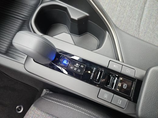 Toyota C-HR 2.0 Plug-in Hybrid 220 Dynamic ActivLease financial lease