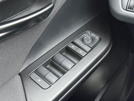 Toyota C-HR 2.0 Plug-in Hybrid 220 Dynamic **MIDNIGHT TEAL/ NIEUWE AUTO/ DIRECT LEVERBAAR** ActivLease financial lease