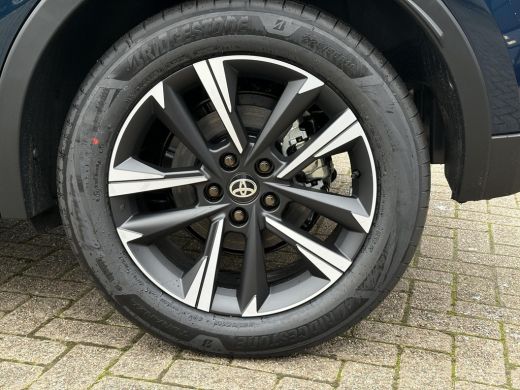 Toyota C-HR 2.0 Plug-in Hybrid 220 Dynamic **MIDNIGHT TEAL/ NIEUWE AUTO/ DIRECT LEVERBAAR** ActivLease financial lease