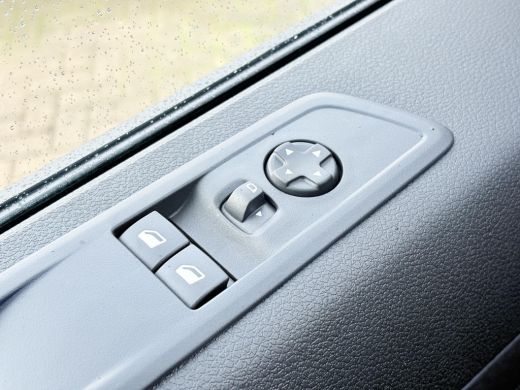 Toyota ProAce Navigator Extra Range Long L2 75 kWh **NIEUWE BUS/ NAVIGATIE/ DIRECT LEVERBAAR/ 3 ZITPLAATSEN** ActivLease financial lease