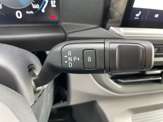 Volkswagen e-Transporter L2 Bulli 218PK | Trekhaak | App Connect | Assistentie Pakket Premium ActivLease financial lease