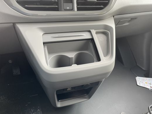 Volkswagen e-Transporter L2 Bulli 218PK | Trekhaak | App Connect | Assistentie Pakket Premium ActivLease financial lease