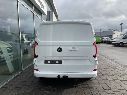 Volkswagen e-Transporter L2 Bulli 218PK | Trekhaak | App Connect | Assistentie Pakket Premium ActivLease financial lease