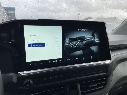 Volkswagen e-Transporter L2 Style 218PK | Trekhaak | App Connect | 3 Zits | Assistentie Pakket Premium ActivLease financial lease