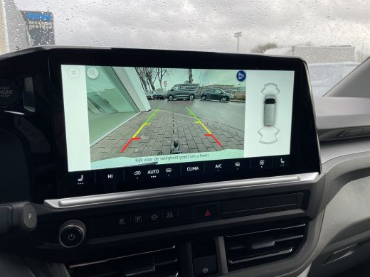 Volkswagen e-Transporter L2 Style 218PK | Trekhaak | App Connect | 3 Zits | Assistentie Pakket Premium ActivLease financial lease