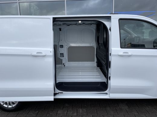 Volkswagen e-Transporter L2 Style 218PK | Trekhaak | App Connect | 3 Zits | Assistentie Pakket Premium ActivLease financial lease