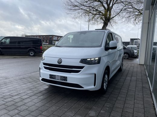 Volkswagen e-Transporter L2 Style 218PK | Trekhaak | App Connect | 3 Zits | Assistentie Pakket Premium ActivLease financial lease