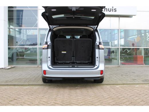 Volkswagen ID. Buzz Pro Bulli | 7-Zits Pakket | Design Pakket Plus | Open & Close Pakket | Trekhaak ActivLease financial lease