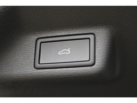 Volkswagen ID. Buzz Pro Bulli | 7-Zits Pakket | Design Pakket Plus | Open & Close Pakket | Trekhaak ActivLease financial lease