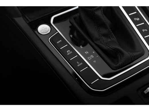 Volkswagen Passat 1.4 TSI PHEV 218pk GTE Business | Panoramadak | Trekhaak | Achteruitrijcamera | Keyless | Massage... ActivLease financial lease