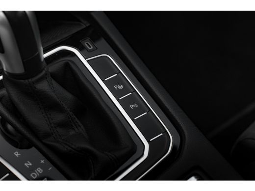 Volkswagen Passat 1.4 TSI PHEV 218pk GTE Business | Panoramadak | Trekhaak | Achteruitrijcamera | Keyless | Massage... ActivLease financial lease