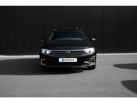 Volkswagen Passat 1.4 TSI PHEV 218pk GTE Business | Panoramadak | Trekhaak | Achteruitrijcamera | Keyless | Massage... ActivLease financial lease