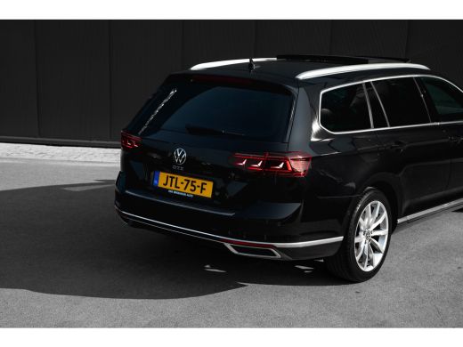 Volkswagen Passat 1.4 TSI PHEV 218pk GTE Business | Panoramadak | Trekhaak | Achteruitrijcamera | Keyless | Massage... ActivLease financial lease