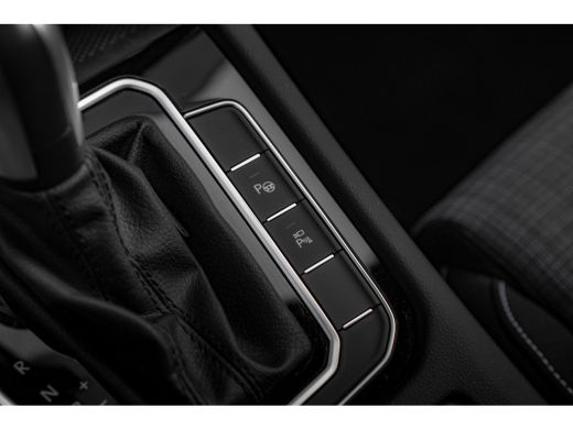 Volkswagen Passat Variant 1.4 TSI PHEV 218pk GTE Business | Panoramadak | Trekhaak | 360 Camera | Dodehoeksensor | ... ActivLease financial lease