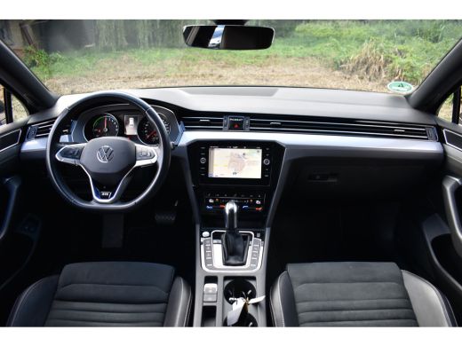 Volkswagen Passat Variant 218PK DSG HYBRID GTE BUSINESS LEDER/CAMERA/TREKHAAK/IQ-LIGHT ActivLease financial lease