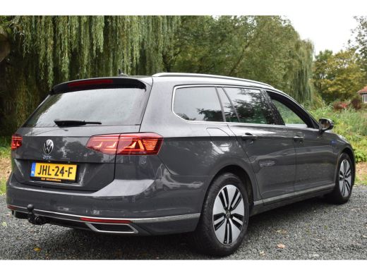 Volkswagen Passat Variant 218PK DSG HYBRID GTE BUSINESS LEDER/CAMERA/TREKHAAK/IQ-LIGHT ActivLease financial lease