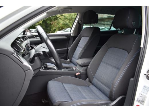 Volkswagen Passat Variant 218PK DSG HYBRID GTE BUSINESS TREKHAAK/NAVI/CAMERA ActivLease financial lease
