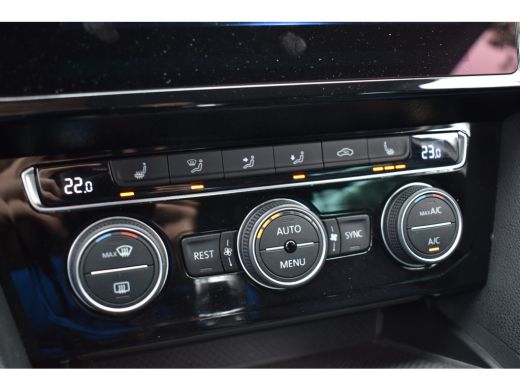 Volkswagen Passat Variant 218PK DSG HYBRID GTE BUSINESS TREKHAAK/NAVI/CAMERA ActivLease financial lease