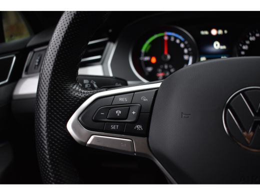 Volkswagen Passat Variant GTE 218PK DSG HYBRID GTE BUSINESS LEDER/CAMERA/IQ-LIGHT ActivLease financial lease